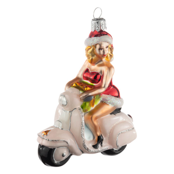 Nicola auf Motorroller